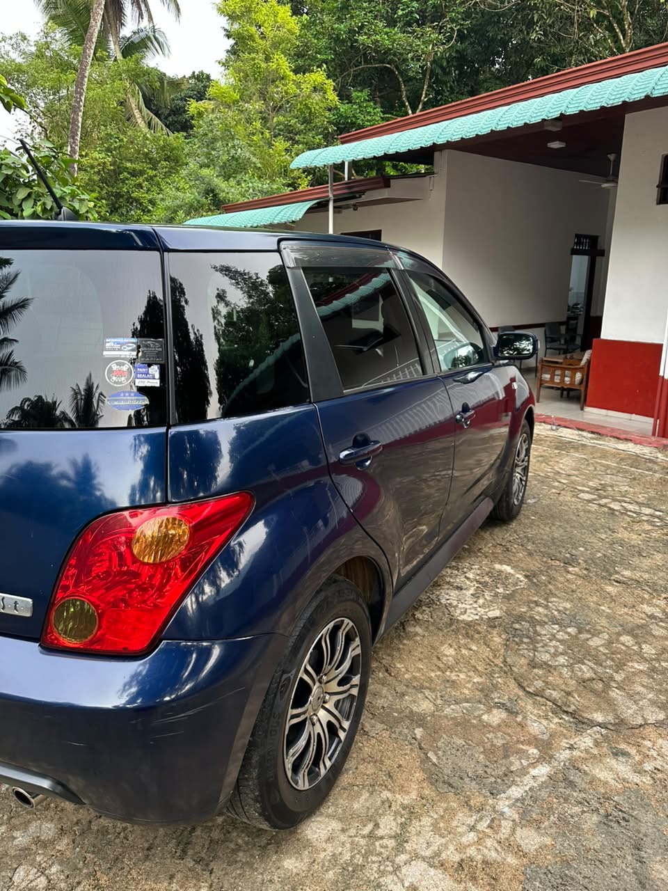 Toyota IST 2003