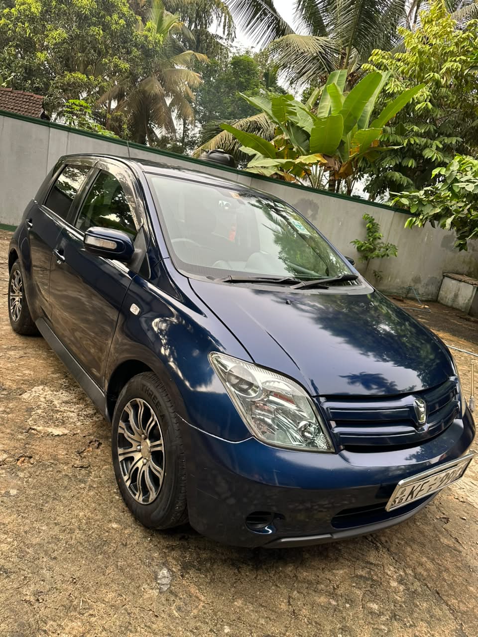 Toyota IST 2003
