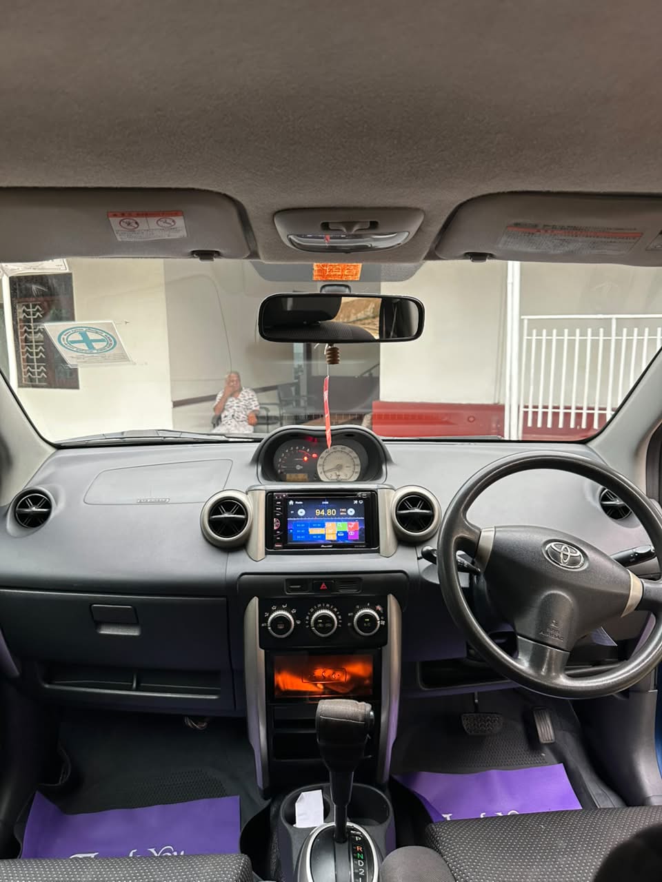 Toyota IST 2003